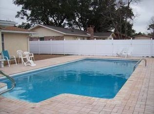 87 10th St, Shalimar, FL 32579