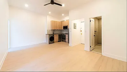 Rented by R New York