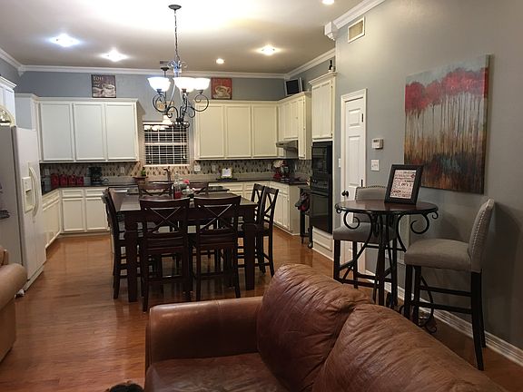 3rd image of 3144 Lancaster Ln