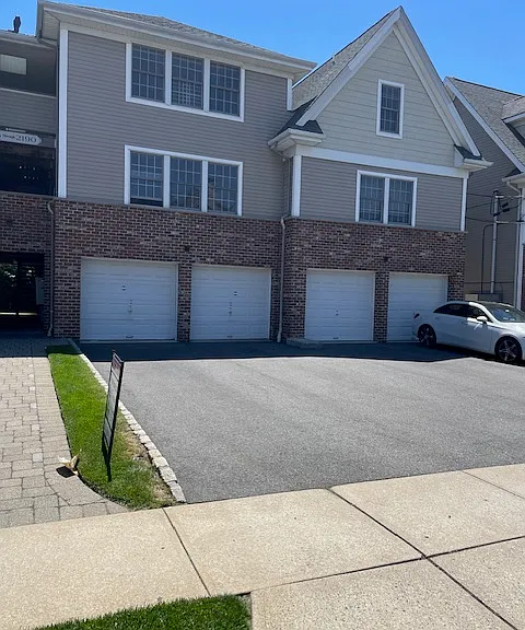 2182 Edwin Ave #2182 — Photo 4