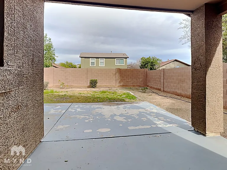 1034 E Saddle Way — Photo 34