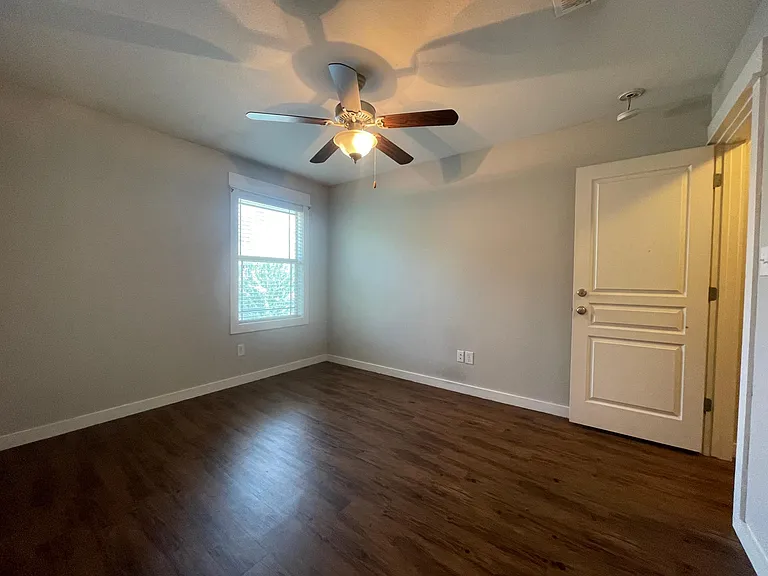 706 W North Loop Blvd #A — Photo 14