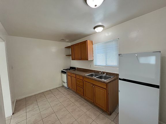 4th image of 66358 1st St APT C