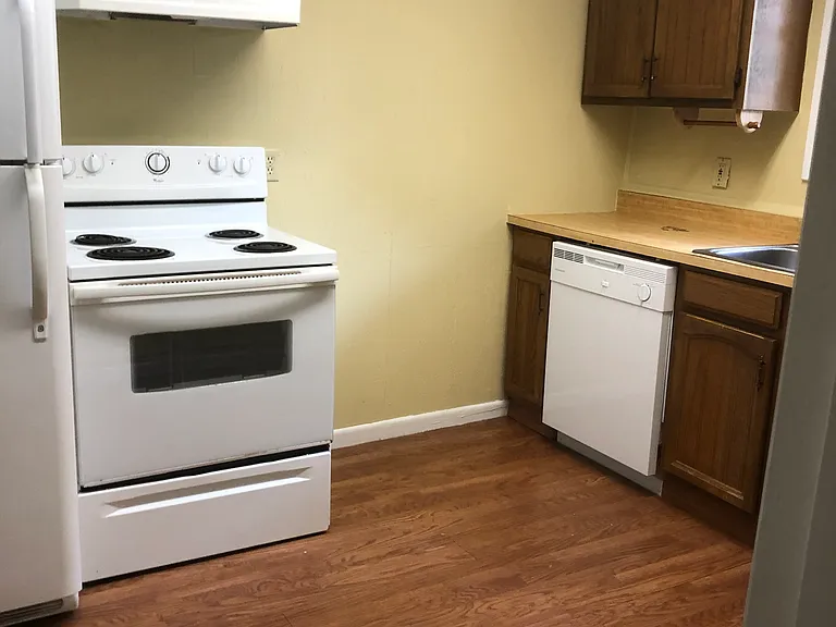 130 Court St #4 — Photo 8
