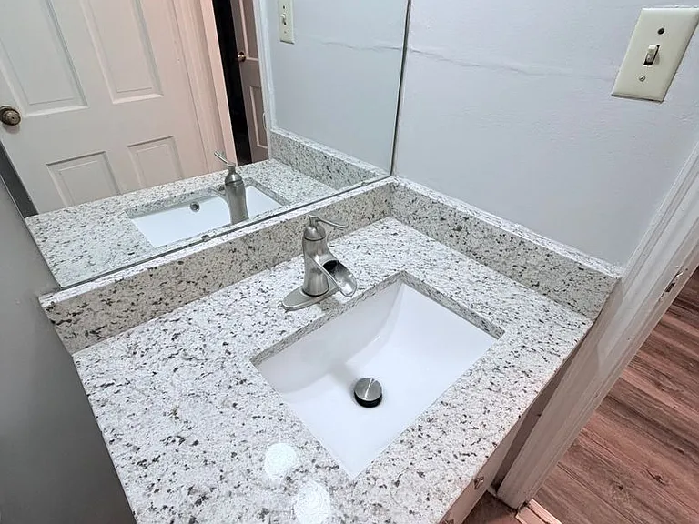 3328 Pinewood Ave — Photo 11