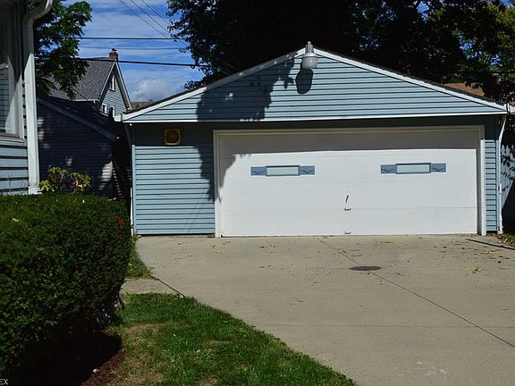 5th image of 18701 Pasnow Ave