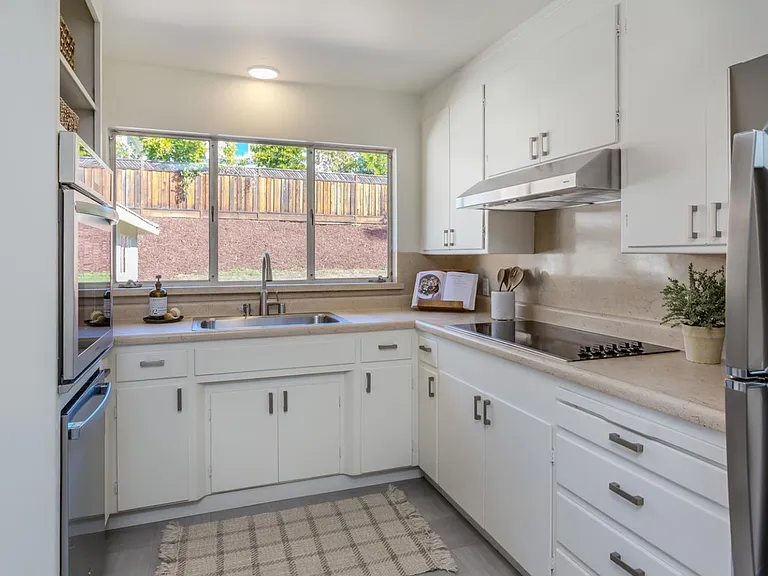 1755 Mora Ct — Photo 7
