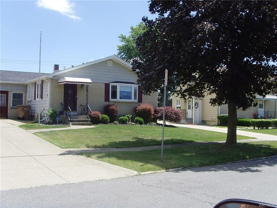 1st image of 42 Betty Lou Ln