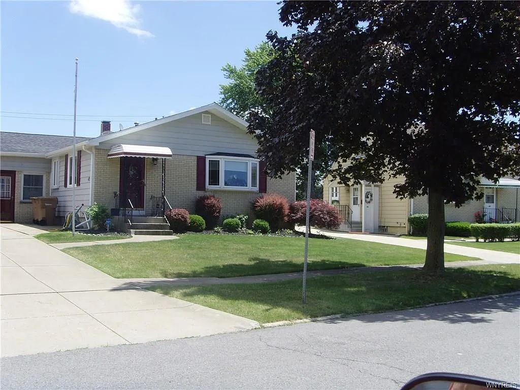 42 Betty Lou Ln photo 1