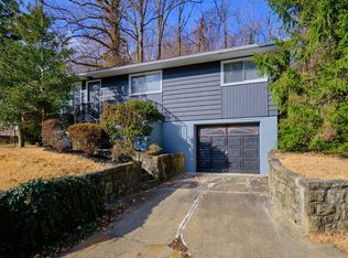 819 Memorial Park Dr, Huntington, WV 25701