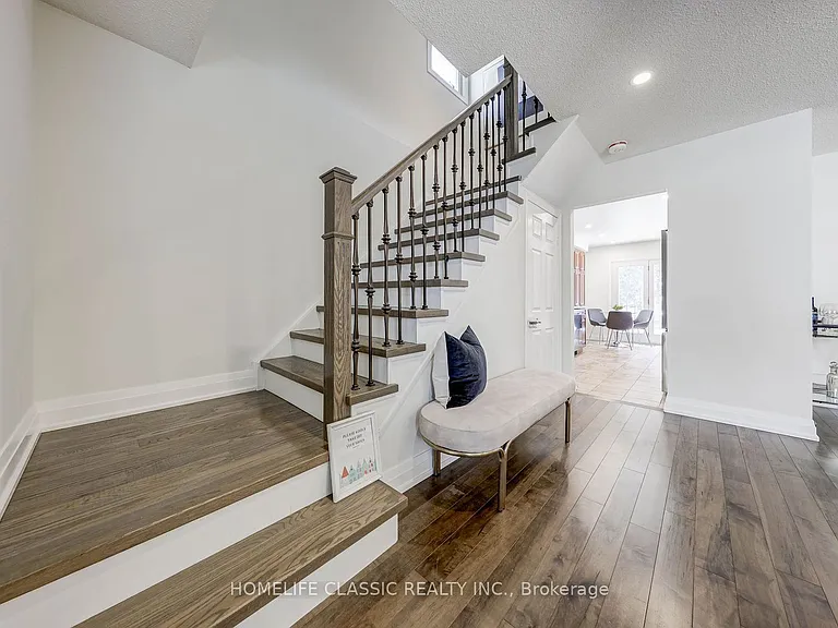 56 Gray Cres #MAIN 2ND FLOOR — Photo 14