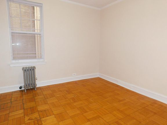 4th image of 1209A W Sherwin Ave