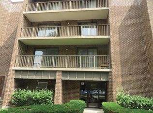 8350 W Addison St APT 105, Chicago, IL 60634