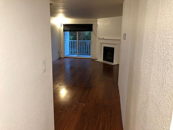 5th image of 25131 98th Pl S APT E202