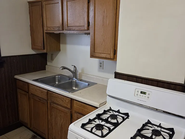 416 Manning Blvd #1 — Photo 3