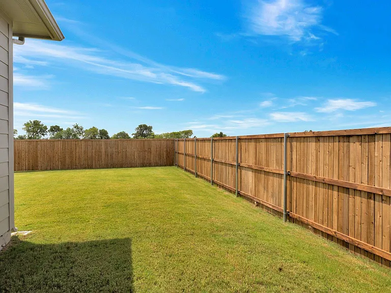 603 Parrino Pkwy — Photo 35