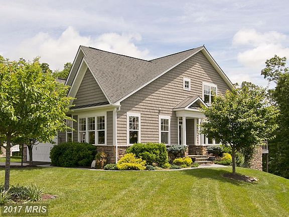 3rd image of 104 Bunting Ct