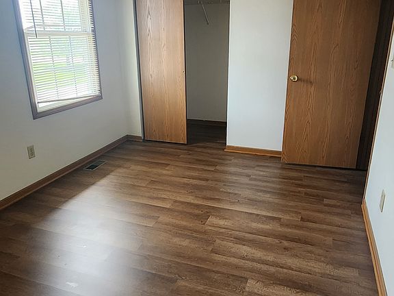5th image of 1010 Eleanor Ave