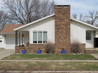 308 E Minnesota Ave, George, IA 51237
