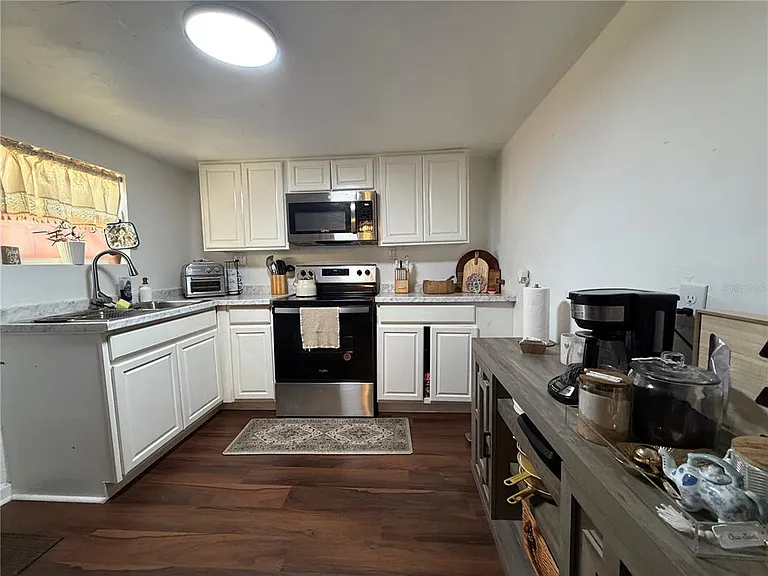 2425 SE 10th Ave — Photo 6