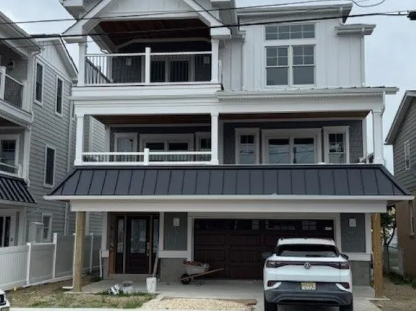 211 E Monterey Ave, Wildwood Crest, NJ 08260