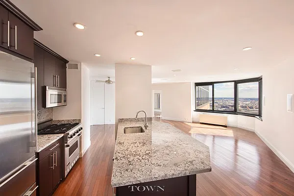 Rented by Town Residential | media 31