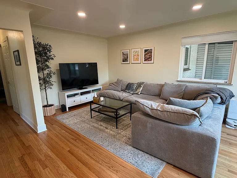 1379 Stuart St — Photo 4