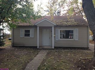 425 Woodlawn Ave, Mattoon, IL 61938