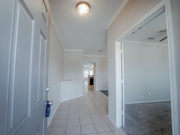 3rd image of 514 Basswood Ln