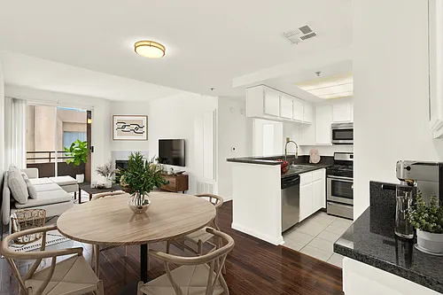 Peach Tree Court Apartments Photo 1