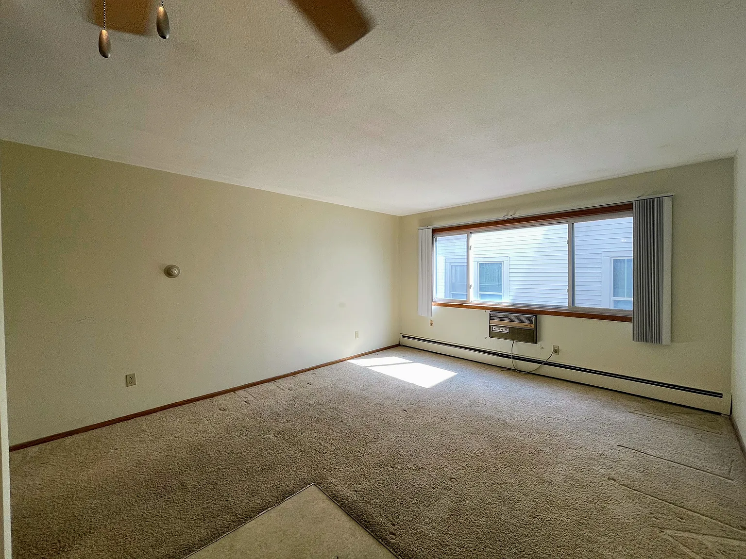 Studio, 300 sqft, $855 — Photo 4