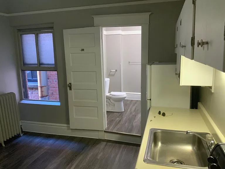 106 S Cedar St — Photo 4