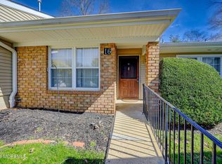 16 Smoke Tree Ter, Red Bank, NJ 07701