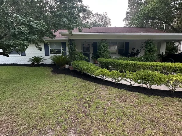 614 1st St, Hinesville, GA 31313
