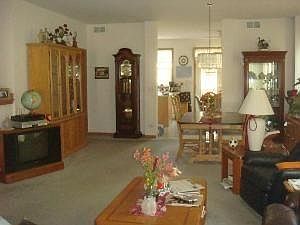 5th image of 398 Woodhill Dr