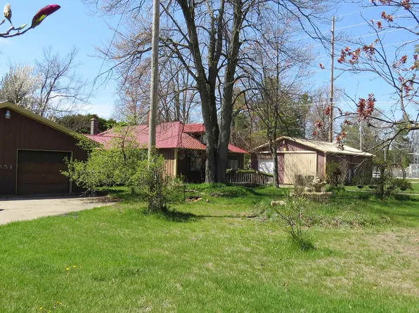 3851 Four Mile Rd N, Traverse City, MI 49686