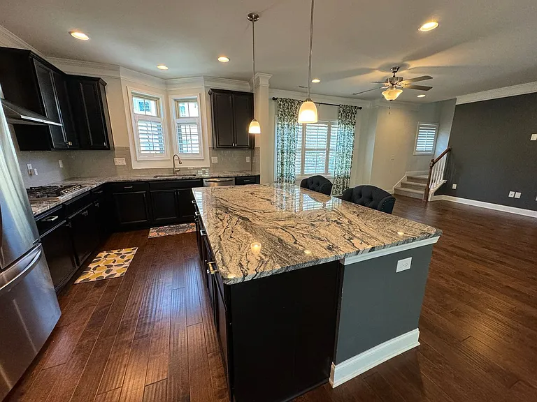 323 View Dr — Photo 5