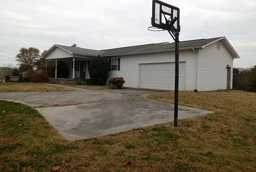 2nd image of 2690 Mayfield Dr