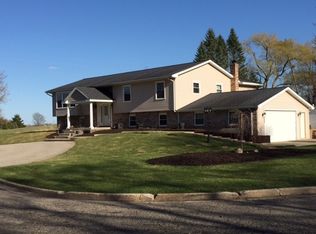 727 Eastwood Dr, Clare, MI 48617
