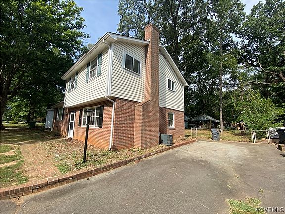3rd image of 2116 Woodmont Dr