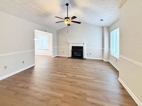 4th image of 1819 Crescent Hill Dr NW