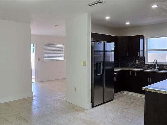 3rd image of 2728 SW 5th St