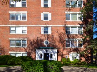 1101 Grove St APT 3A, Evanston, IL 60201