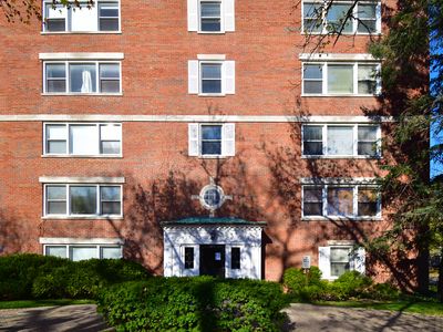 1101 Grove St APT 3A, Evanston, IL, 60201