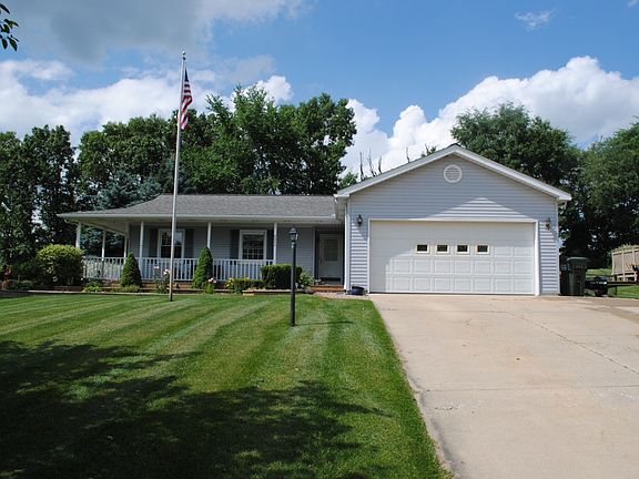 2nd image of 60534 Lamplighter Dr