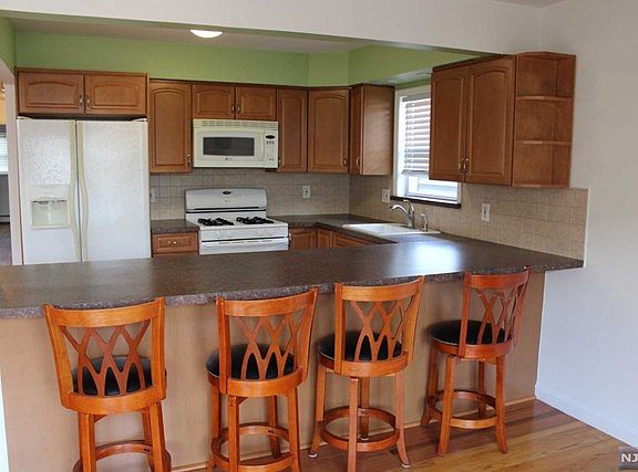 4th image of 270 Kamena St Floor 2