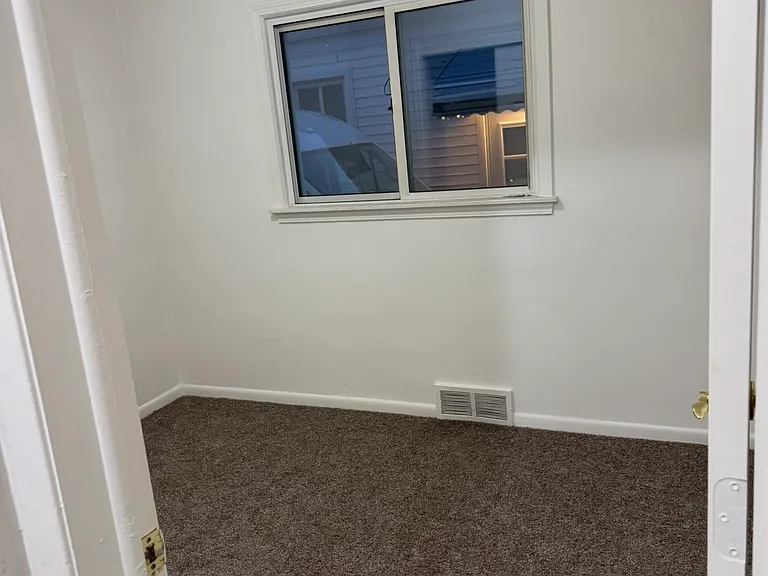 22840 Piper Ave — Photo 8