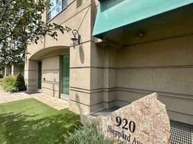 920 Sheppard Ave W
