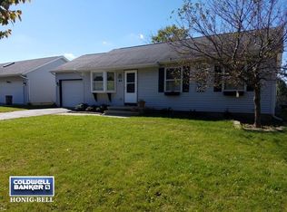 413 Forest View Dr, Genoa, IL 60135