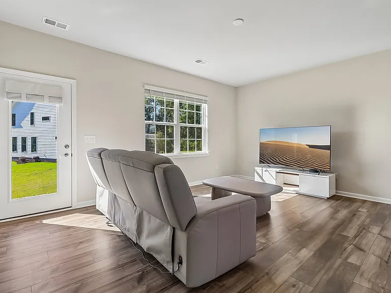 250 Backspin Dr — Photo 4
